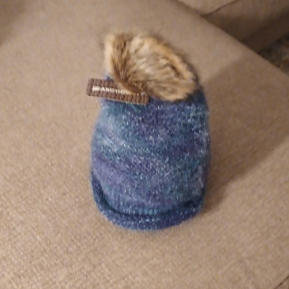 Brand New Arctic Paw Ladies Hat